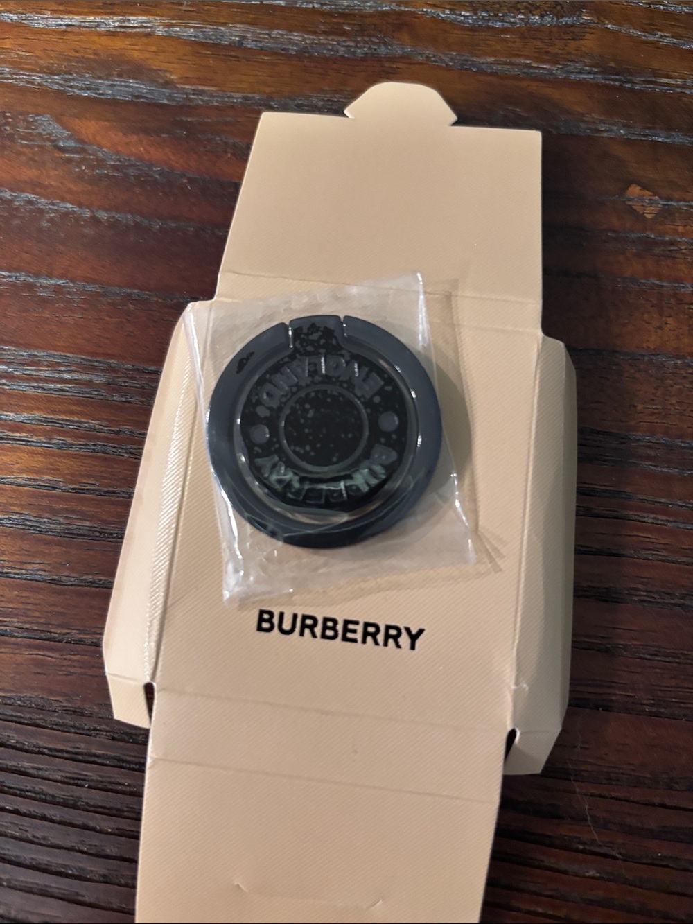 ⚜️Burberry black Phone ring holder Accessory with Embossed Logo GWP NIB ⚜️